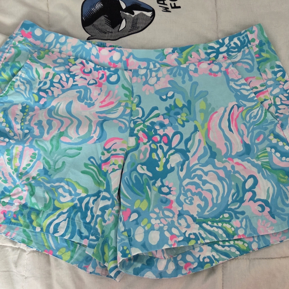 Lilly Pulitzer Blue and Pink Floral Women's Shorts